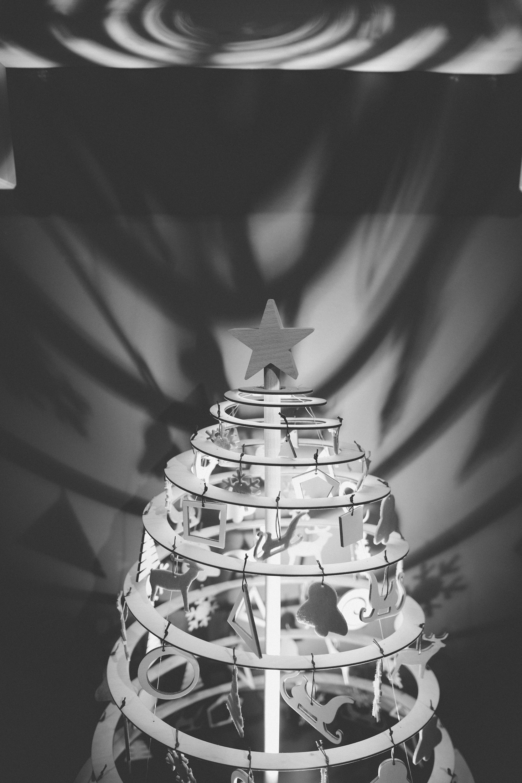 SPIRA Holzstern | Dekorationsstern für den Weihnachtsbaum